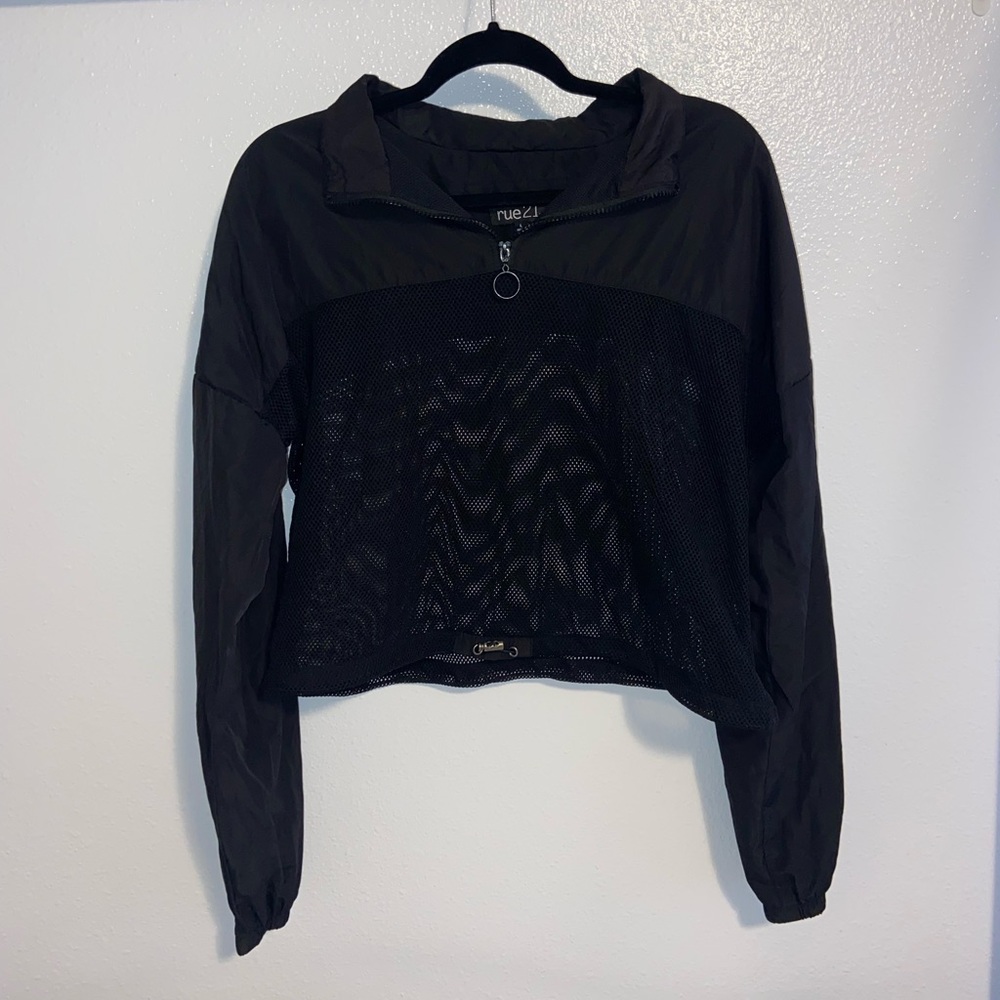Mesh windbreaker. Size large